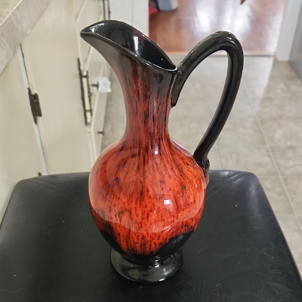 Black and Red drip vase 70’s